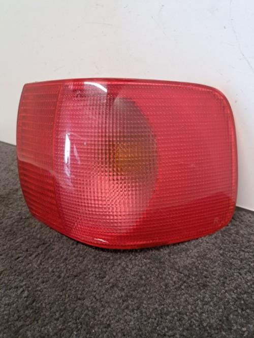 Image Feu arriere principal droit (feux) - AUDI 80 3