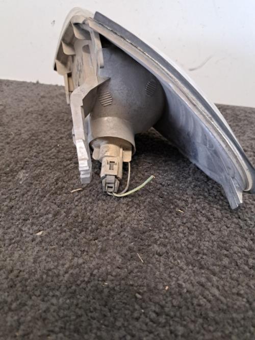 Image Optique avant secondaire droit (feux)(clignotant) - NISSAN ALMERA 2