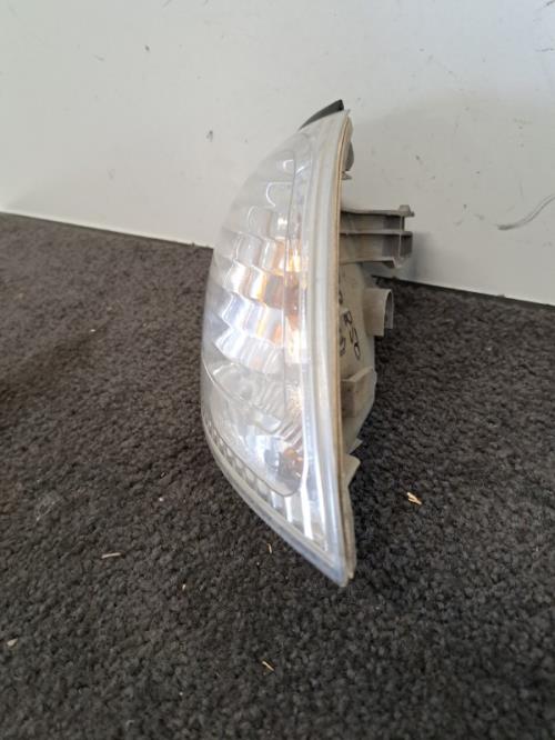 Image Optique avant secondaire droit (feux)(clignotant) - NISSAN ALMERA 2