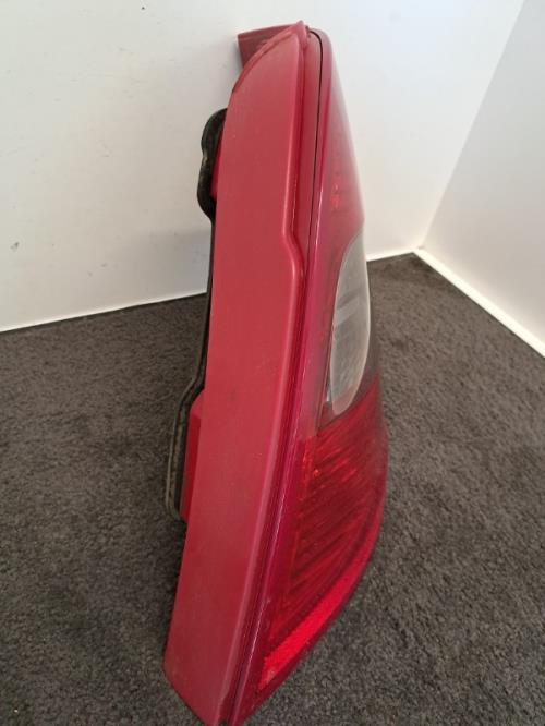Image Feu arriere principal droit (feux) - MERCEDES CLASSE A 169