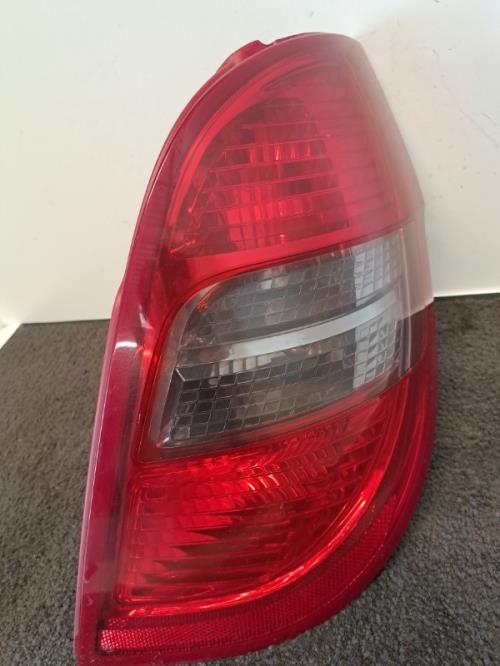 Image Feu arriere principal droit (feux) - MERCEDES CLASSE A 169