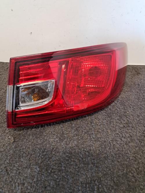 Image Feu arriere principal droit (feux) - RENAULT CLIO 4