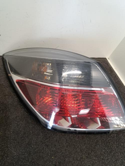 Image Feu arriere principal gauche (feux) - OPEL ASTRA H