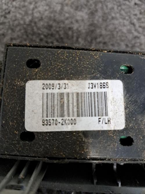 Image Interrupteur de leve vitre avant gauche - KIA SOUL 1