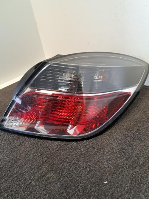 Image Feu arriere principal droit (feux) - OPEL ASTRA H