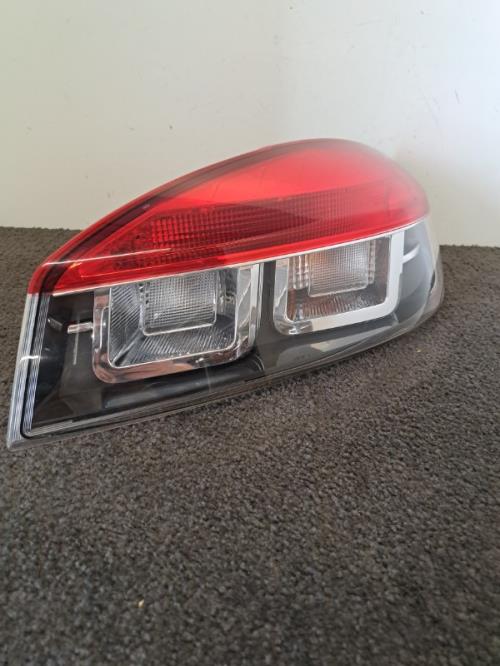 Image Feu arriere principal droit (feux) - RENAULT MEGANE 3