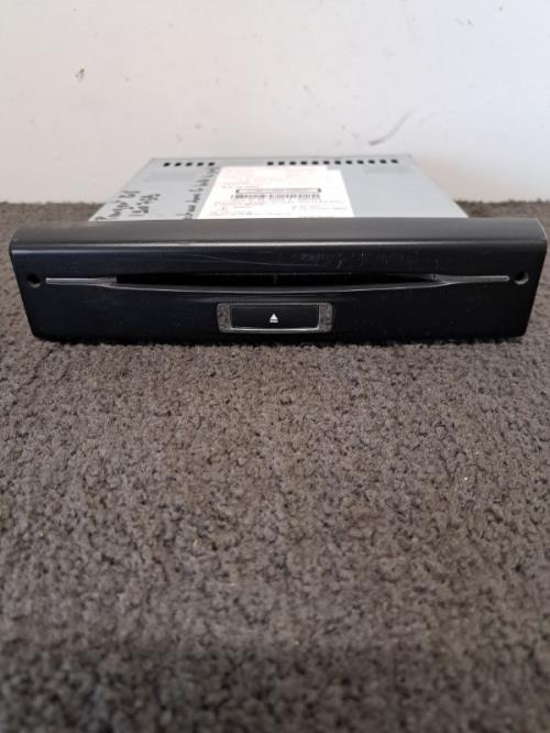 Image Chargeur CD - PEUGEOT 208 1