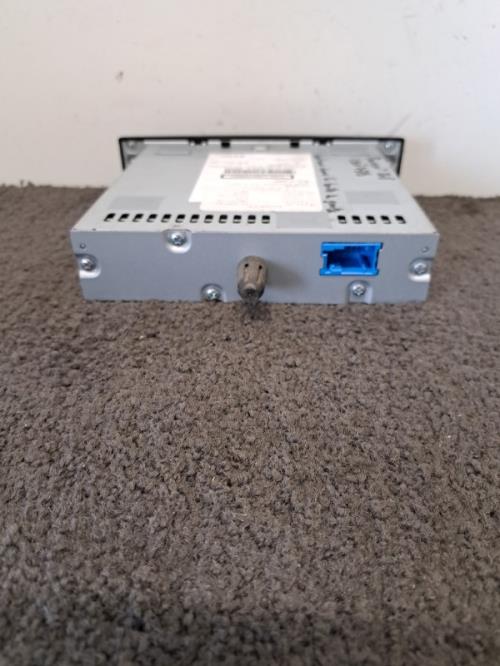 Image Chargeur CD - PEUGEOT 208 1