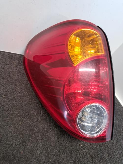 Image Feu arriere principal gauche (feux) - MITSUBISHI L200 IV