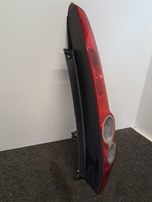 Image Feu arriere principal droit (feux) - FORD FIESTA 5