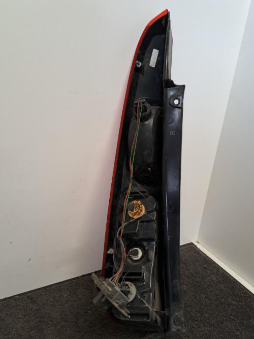 Image Feu arriere principal droit (feux) - FORD FIESTA 5