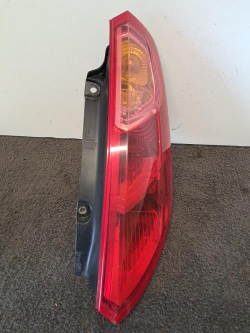 Image Feu arriere principal droit (feux) - FIAT GRANDE PUNTO
