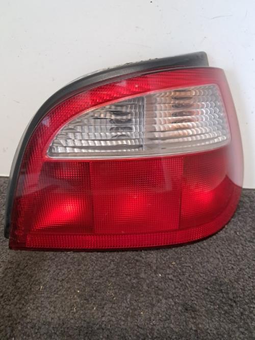 Image Feu arriere principal droit (feux) - RENAULT MEGANE 1