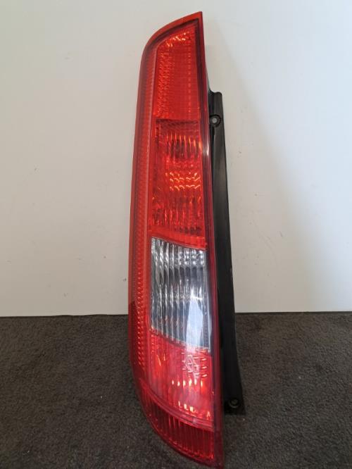 Image Feu arriere principal gauche (feux) - FORD FIESTA 1.4