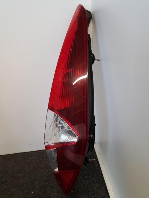 Image Feu arriere principal droit (feux) - FIAT PUNTO 2