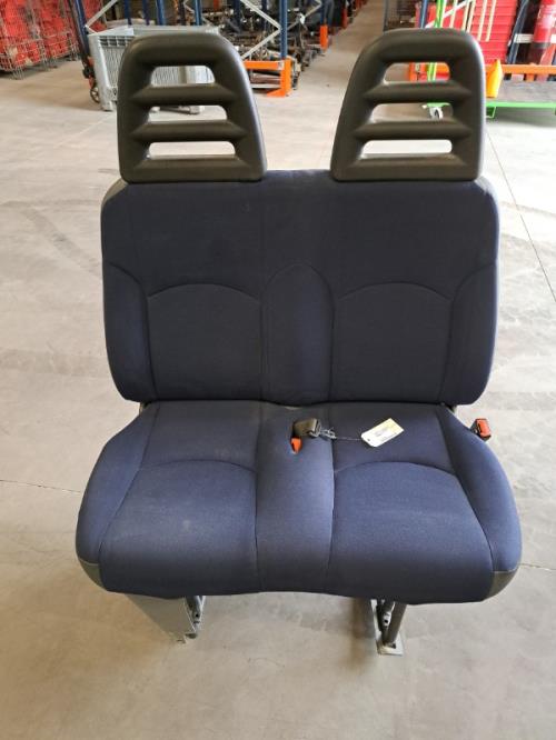 Image Siege avant droit (banquette double) - IVECO DAILY 4