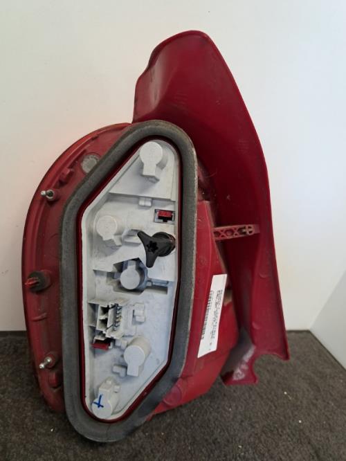 Image Feu arriere principal droit (feux) - RENAULT GRAND MODUS