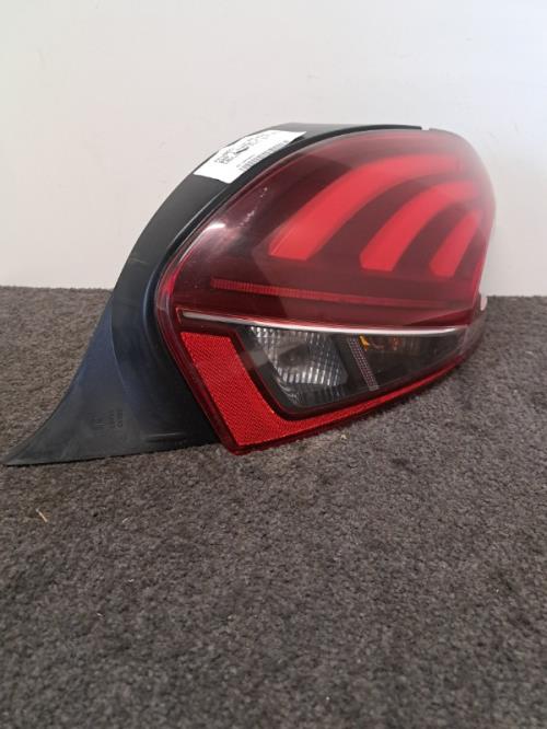 Image Feu arriere principal droit (feux) - PEUGEOT 208 1