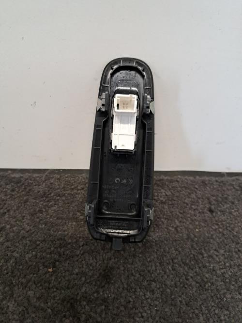 Image Interrupteur de leve vitre avant droit - PEUGEOT 308 2