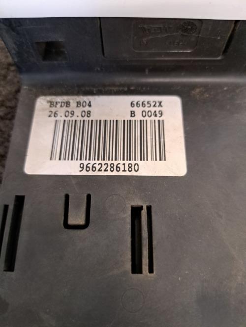 Image Porte fusible - CITROEN C4 1