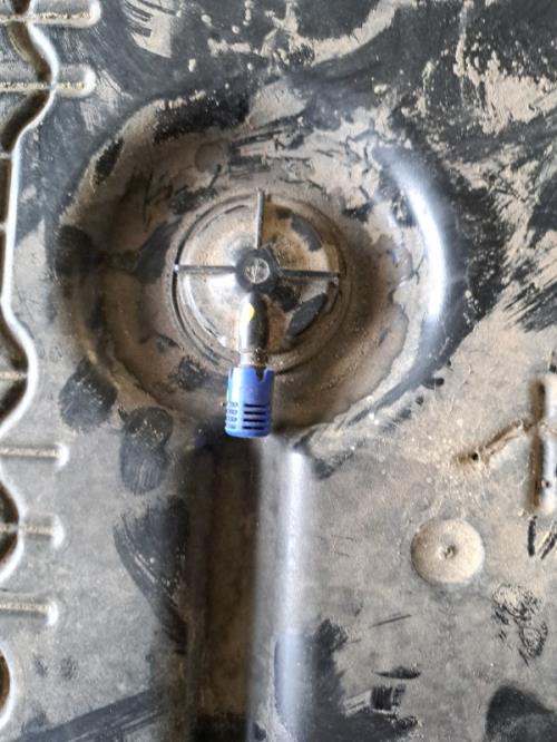 Image Reservoir - VOLKSWAGEN AMAROK