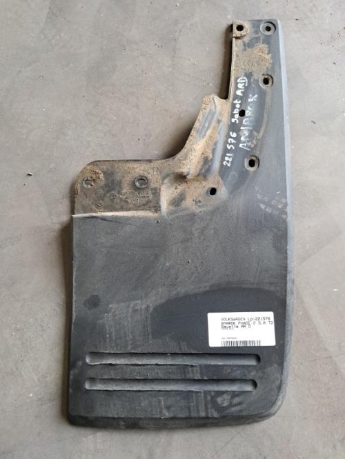 Image Bavette arriere droit - VOLKSWAGEN AMAROK