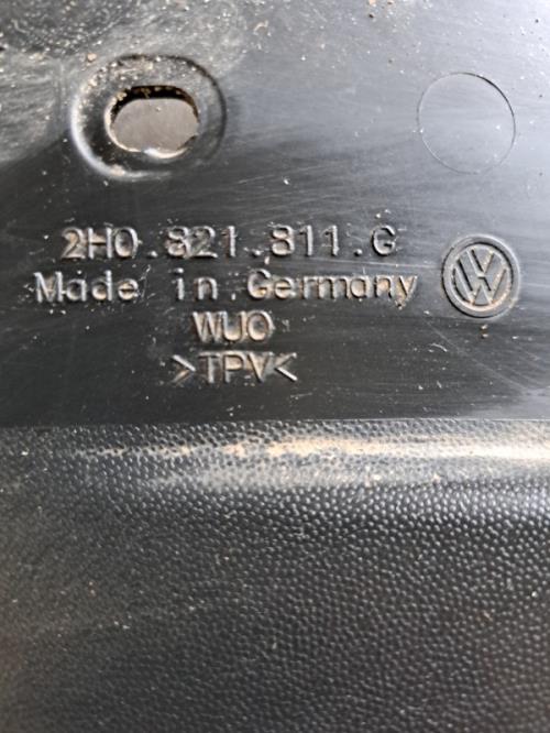 Image Bavette arriere gauche - VOLKSWAGEN AMAROK