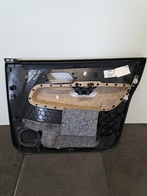 Image Garniture porte avant gauche - VOLKSWAGEN AMAROK
