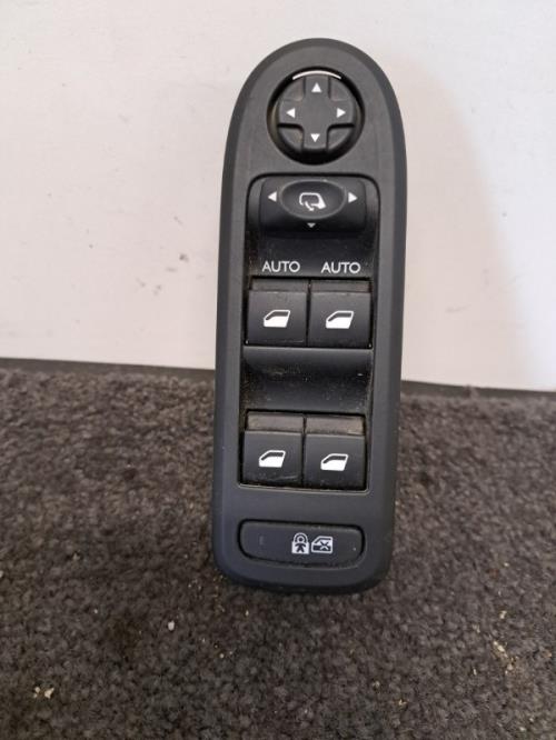 Image Interrupteur de leve vitre avant gauche - CITROEN C3 2