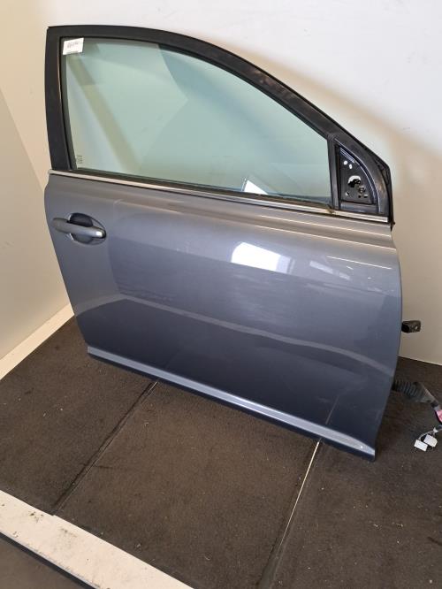 Image Porte avant droit - TOYOTA AVENSIS 2
