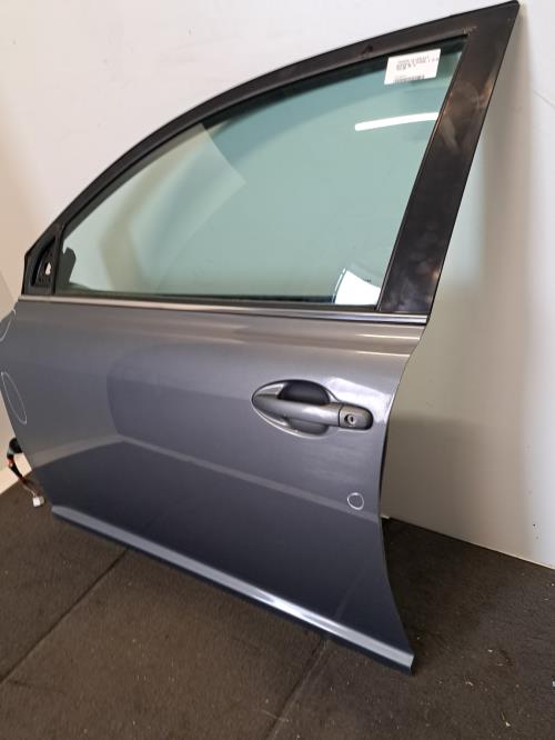 Image Porte avant gauche - TOYOTA AVENSIS 2