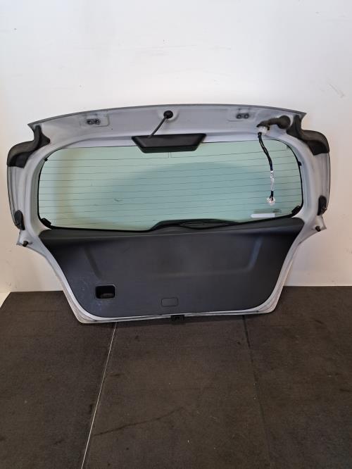 Image Malle/Hayon arriere - TOYOTA YARIS 2