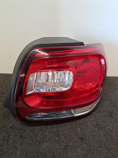 Image Feu arriere principal droit (feux) - CITROEN DS3