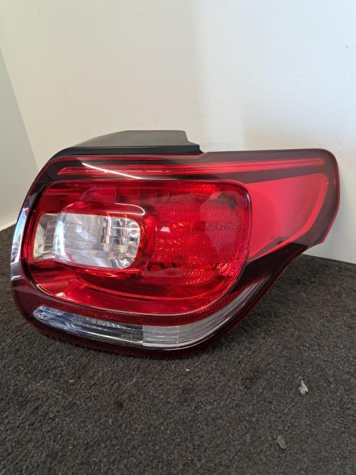 Image Feu arriere principal droit (feux) - CITROEN DS3