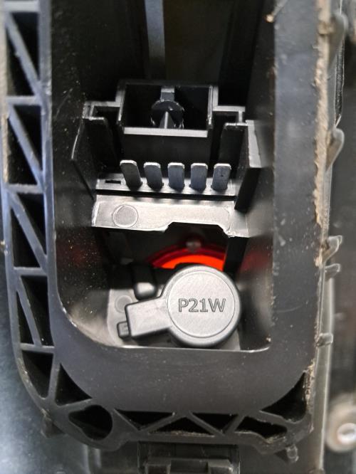 Image Feu arriere principal droit (feux) - FIAT PUNTO EVO 3