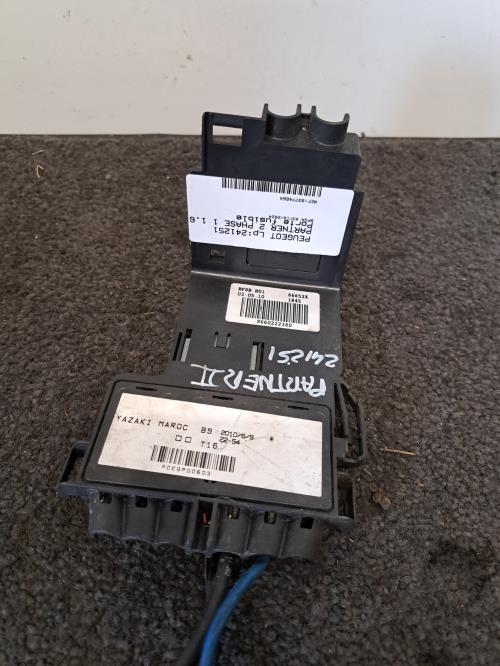 Image Porte fusible - PEUGEOT PARTNER 2