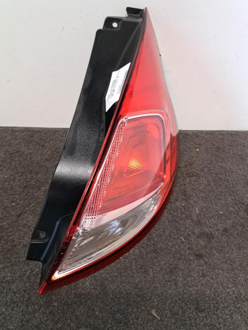 Image Feu arriere principal droit (feux) - FORD FIESTA 6