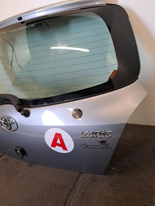Image Malle/Hayon arriere - TOYOTA YARIS 2