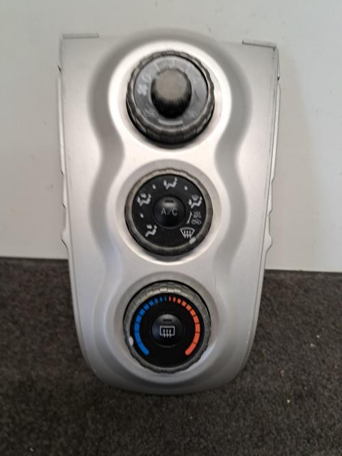 Image Commande chauffage - TOYOTA YARIS 2
