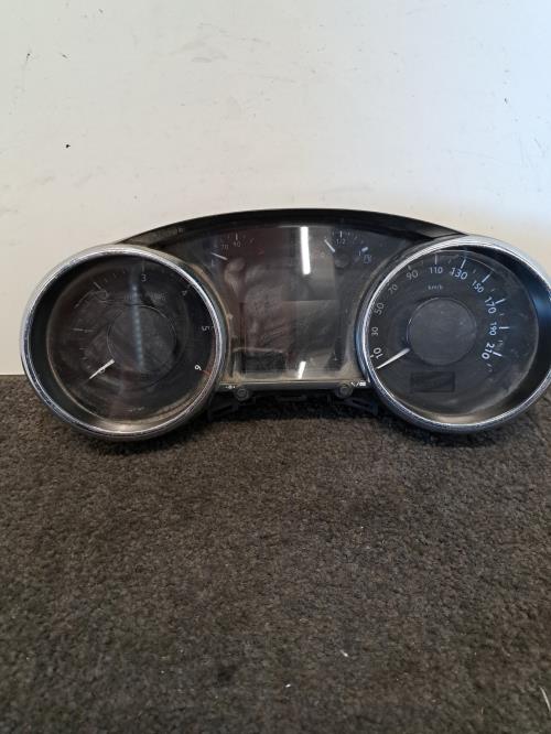 Image Compteur - PEUGEOT 5008 1