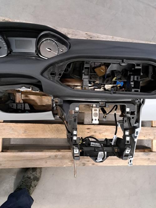 Image Planche de bord complete - PEUGEOT 308 2