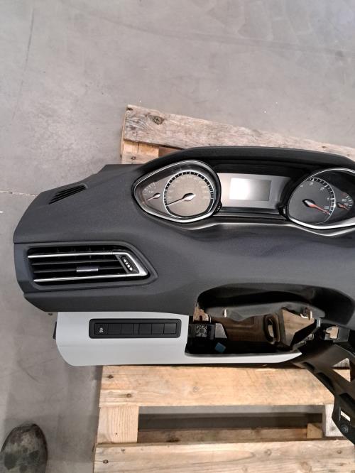 Image Planche de bord complete - PEUGEOT 308 2