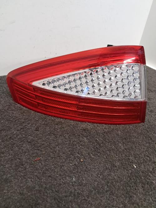Image Feu arriere principal gauche (feux) - FORD MONDEO 3