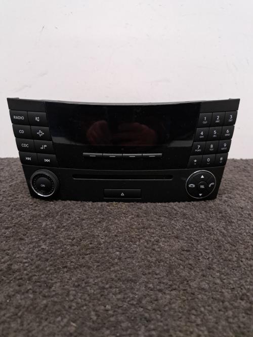 Image Autoradio - MERCEDES CLASSE E 211