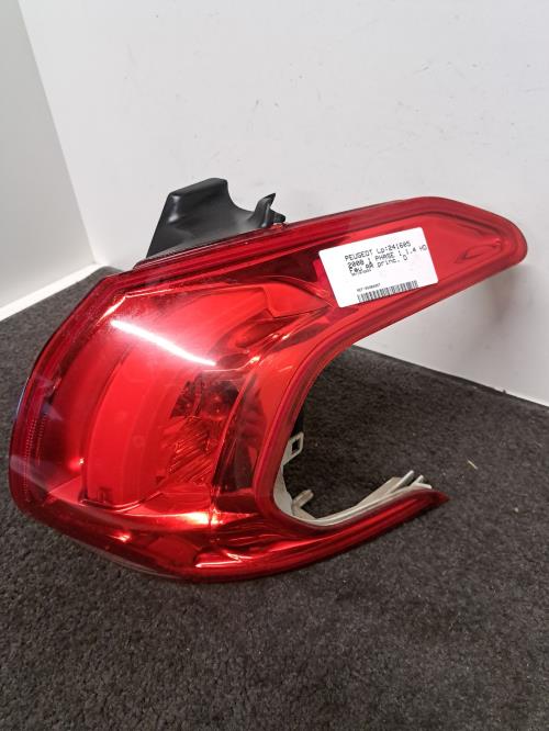 Image Feu arriere principal droit (feux) - PEUGEOT 2008 1