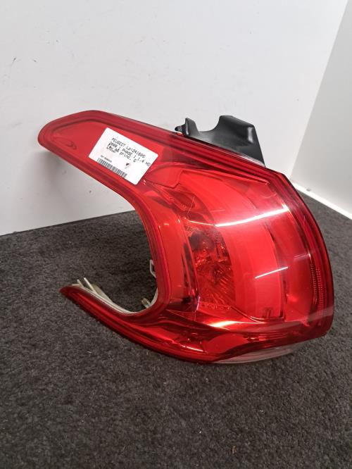 Image Feu arriere principal gauche (feux) - PEUGEOT 2008 1