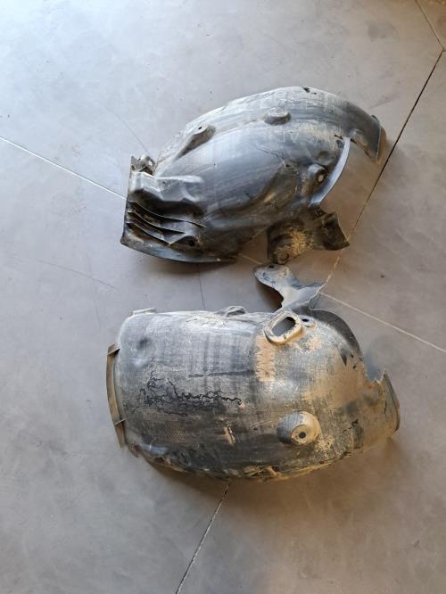 Image Pare boue avant gauche - RENAULT MEGANE 3