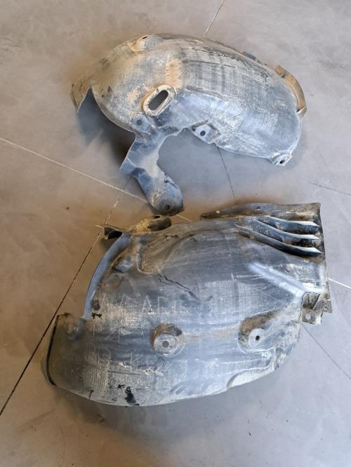 Image Pare boue avant gauche - RENAULT MEGANE 3