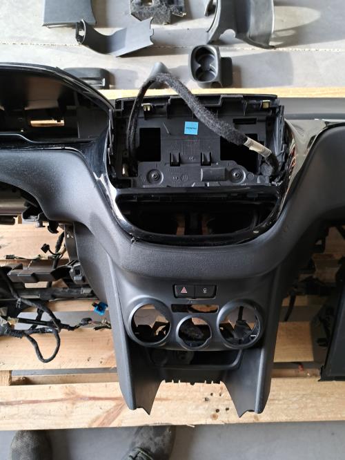 Image Planche de bord complete - PEUGEOT 208 1