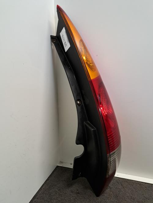 Image Feu arriere principal droit (feux) - NISSAN ALMERA TINO